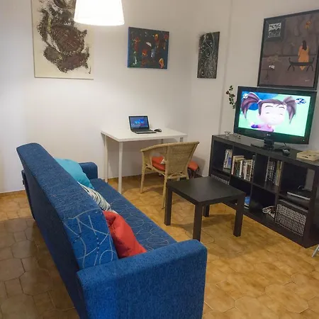 Living With Art In Appartamento Carcavelos (Lisbon)
