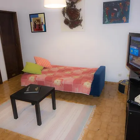 Living With Art In Carcavelos (Lisbon)
